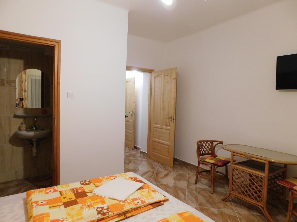 Szamoca Vendeghaz Hotell Miskolc Exteriör bild